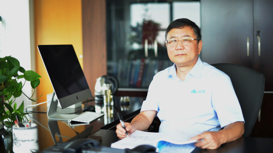楊安民從業(yè)卅五周年系列報(bào)道--“三十五年磨一劍，山更美，業(yè)更精”專訪
